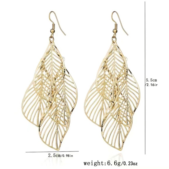 New beautiful gold tone dangle earrings - Picture 3 of 4